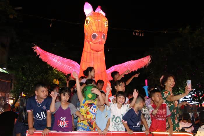 Xứ Tuyên rộn ràng trước Lễ hội Trung thu lớn nhất Việt Nam