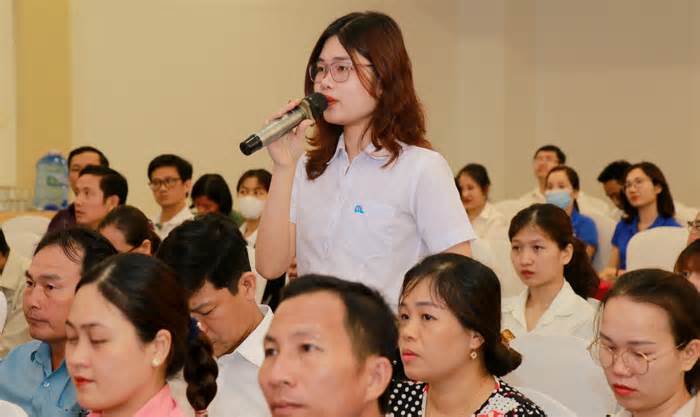 Lãnh đạo tỉnh Quảng Trị đối thoại với người lao động nhân Tháng Công nhân