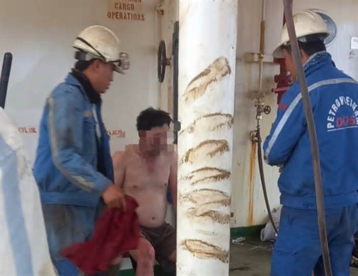 Vụ nổ khí ga trong nhà máy đóng tàu Dung Quất: 3 người nguy kịch