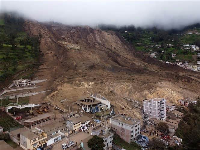 Ecuador nỗ lực tìm kiếm hơn 60 người mất tích trong trận lở đất