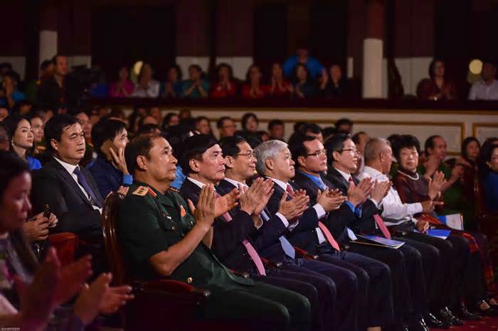 Vinh quang Việt Nam vinh danh Vụ Ngoại giao Văn hóa và UNESCO vì những đóng góp trong xây dựng, phát triển đất nước