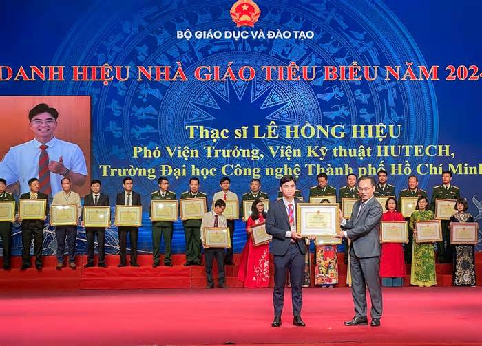 Người thầy không chỉ giảng dạy mà còn truyền cảm hứng