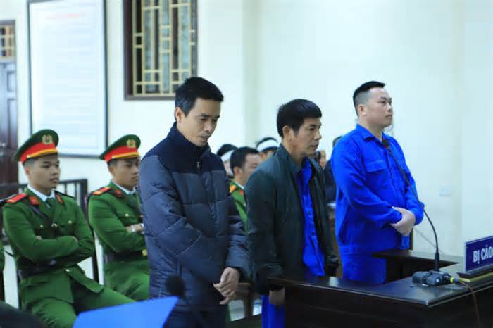 Xử 3 cựu công an Thái Bình dùng nhục hình: Người thân nạn nhân bỏ đi, tòa vẫn tuyên án