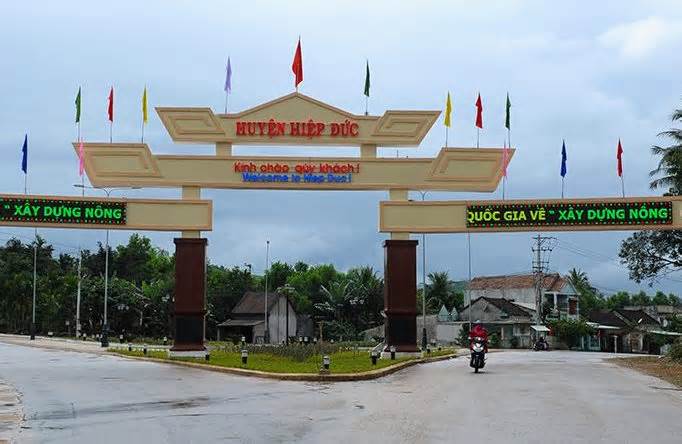 Hai huyện ở Quảng Nam dừng công tác tổ chức bộ máy, cán bộ