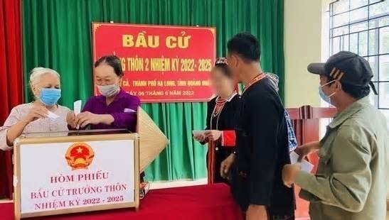 Trưởng thôn, tổ trưởng tổ dân phố kiêm nhiệm được hưởng phụ cấp ra sao?