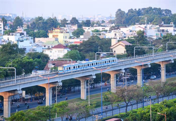 Hội đồng Tư vấn nghị quyết số 98 góp ý đề án 12 năm làm 200km metro