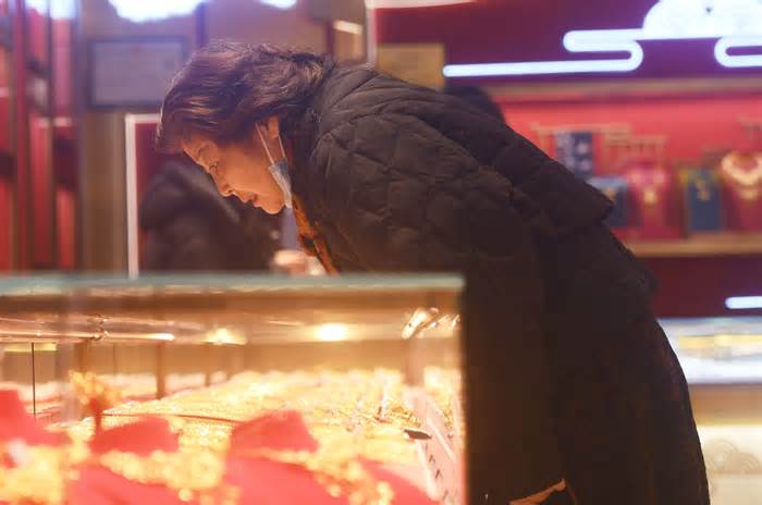 Những 'bà dì' thúc đẩy cơn sốt mua vàng ở Trung Quốc