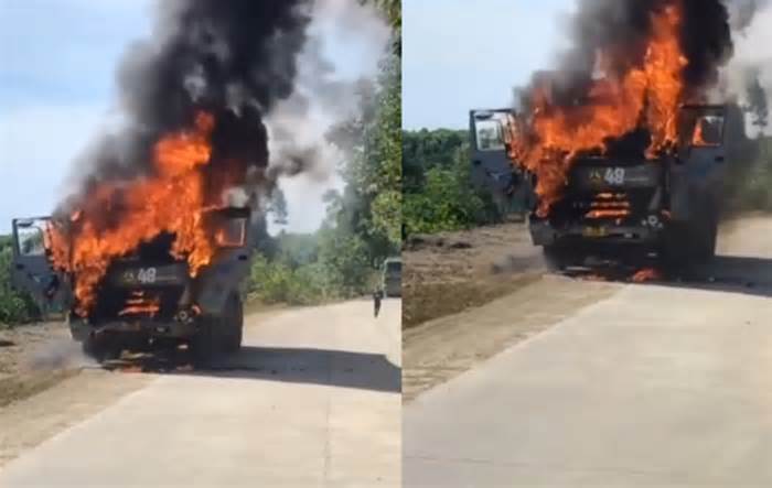 Xe tải chở vật liệu xây cao tốc bốc cháy khi đang chạy trên đường