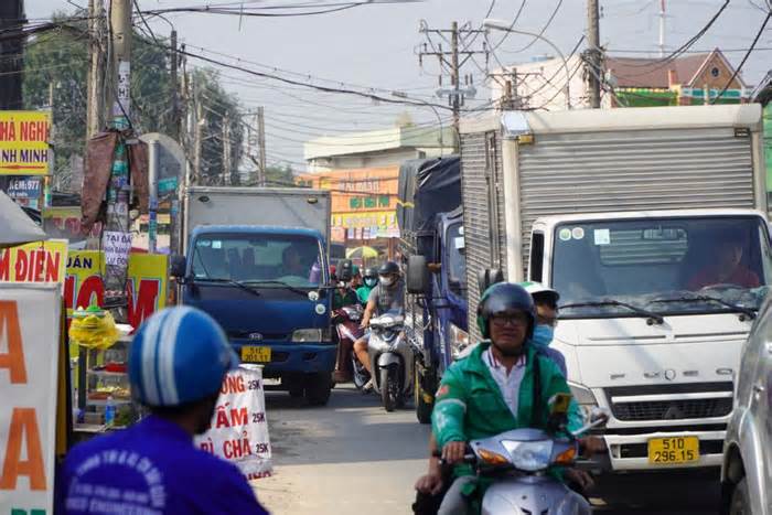 Đang kẹt xe nghiêm trọng ở cửa ngõ Tây Bắc TPHCM