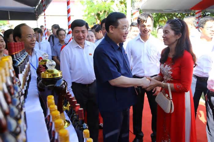 Chủ tịch Quốc hội mong người dân Đà Nẵng luôn ủng hộ dự án Cảng Liên Chiểu