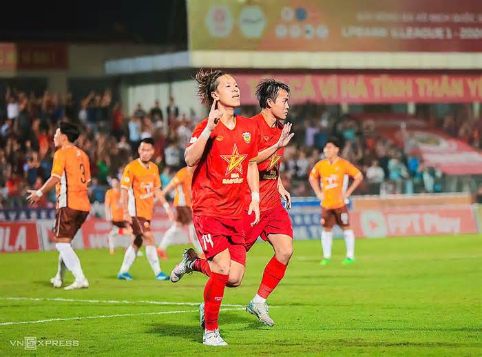 Hà Tĩnh hạ HAGL ở V-League