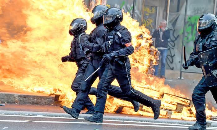 Paris 'nóng' vì cải cách hưu trí