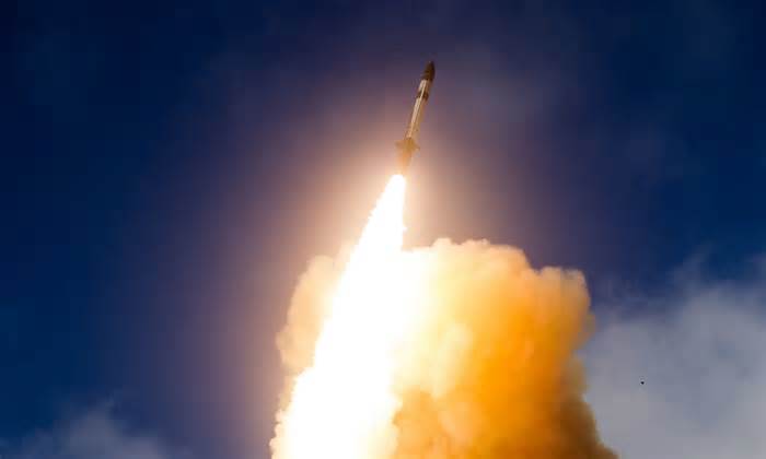 Mỹ lần đầu phóng đạn SM-3 chặn tên lửa Iran ngoài khí quyển