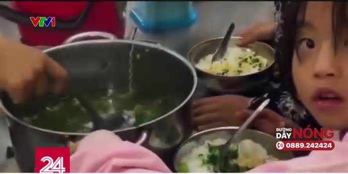 Vụ '11 học sinh Lào Cai ăn 2 gói mì tôm chan cơm': Hiệu trưởng từ chức