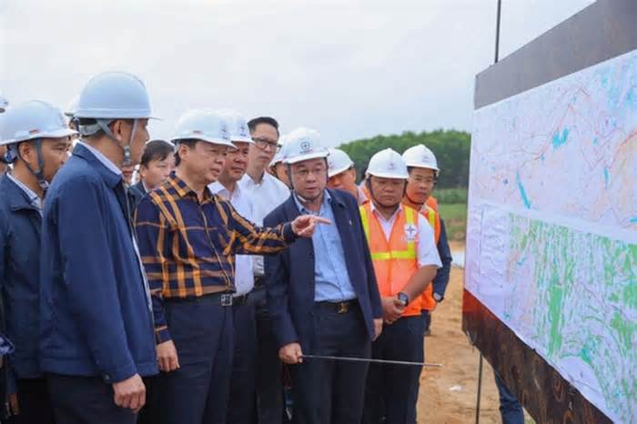 Phó Thủ tướng Trần Hồng Hà kiểm tra tiến độ 2 dự án hạ tầng trọng điểm