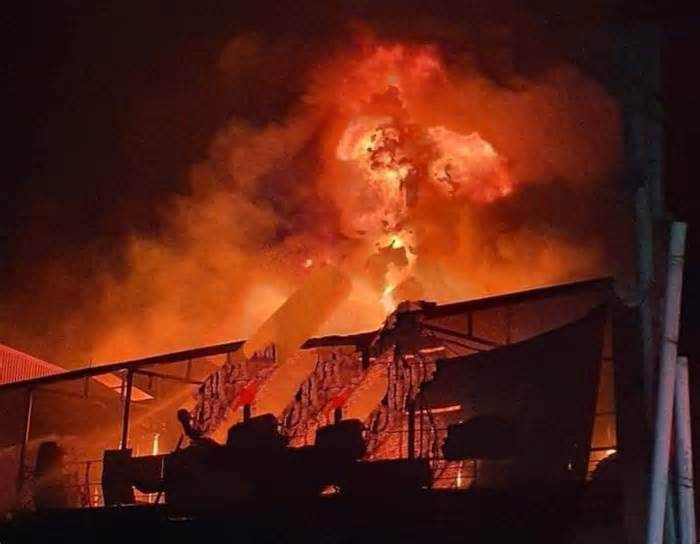 Vĩnh Phúc: Cháy lớn xưởng nhựa trong cụm công nghiệp