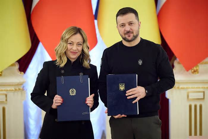 Italy và Canada ký thỏa thuận an ninh với Ukraine