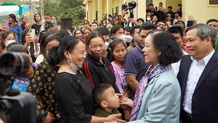Thường trực Ban Bí thư thăm, chúc Tết cán bộ và nhân dân vùng biên giới Quảng Bình