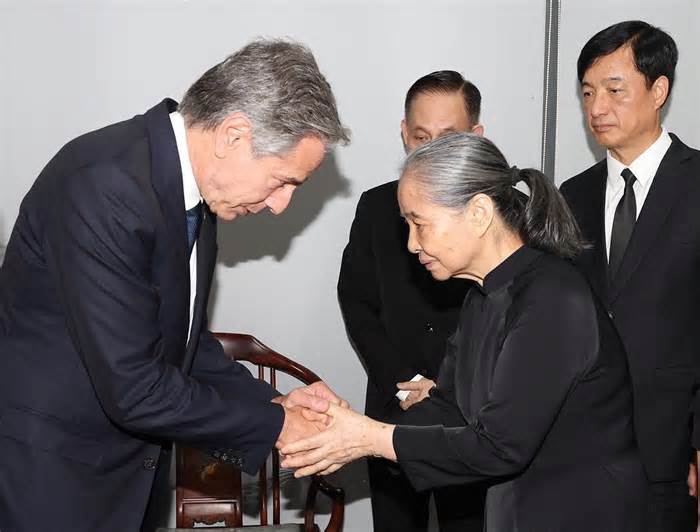 Ngoại trưởng Mỹ đến nhà chia buồn với gia đình Tổng Bí thư Nguyễn Phú Trọng