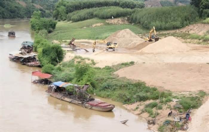 Nghệ An: Một ngày 44 quyết định xử phạt doanh nghiệp khai thác cát sỏi