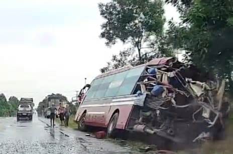 Tai nạn xe khách khiến nhiều người bị thương