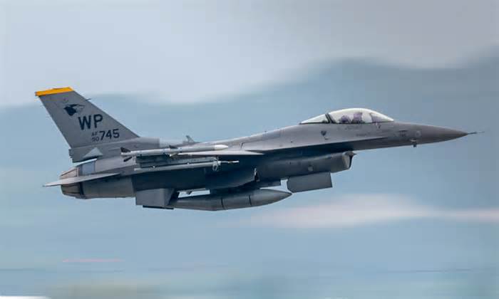 Công ty Nga treo thưởng cho người đầu tiên hạ F-16 Ukraine