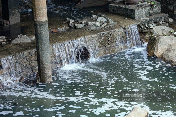 Hồ điều hòa ở thành phố Lạng Sơn ô nhiễm vì cụm công nghiệp xả thải