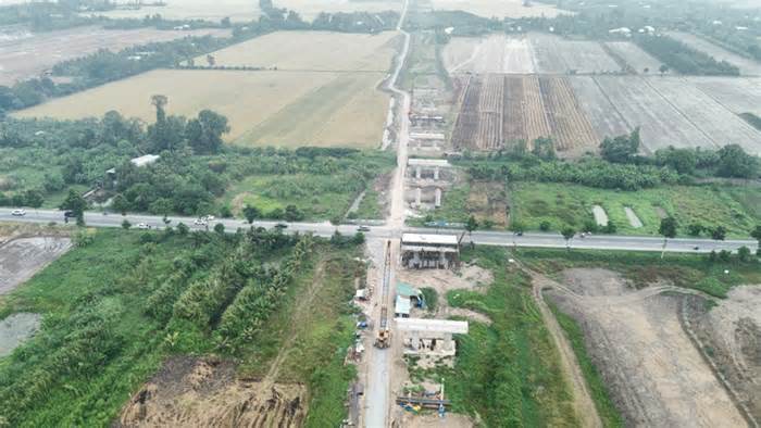 Tiền Giang, Bến Tre hỗ trợ nguồn cát cho cao tốc Châu Đốc - Cần Thơ - Sóc Trăng