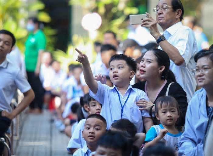 TRỰC TIẾP: 23 triệu học sinh cả nước khai giảng năm học mới