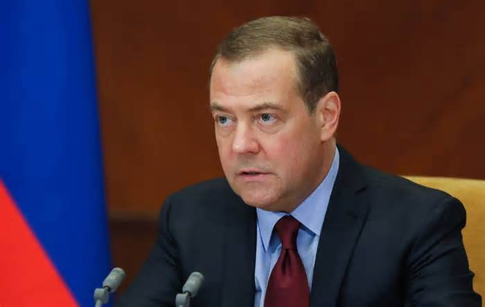Ông Dmitry Medvedev: 'Toàn bộ NATO gần như đang công khai chống lại chúng tôi'