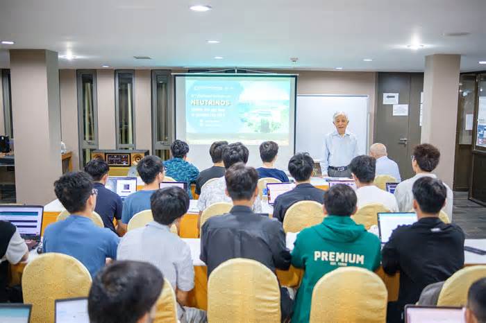Giáo sư đầu ngành vật lý neutrino đến Việt Nam giảng về 'hạt ma quái'