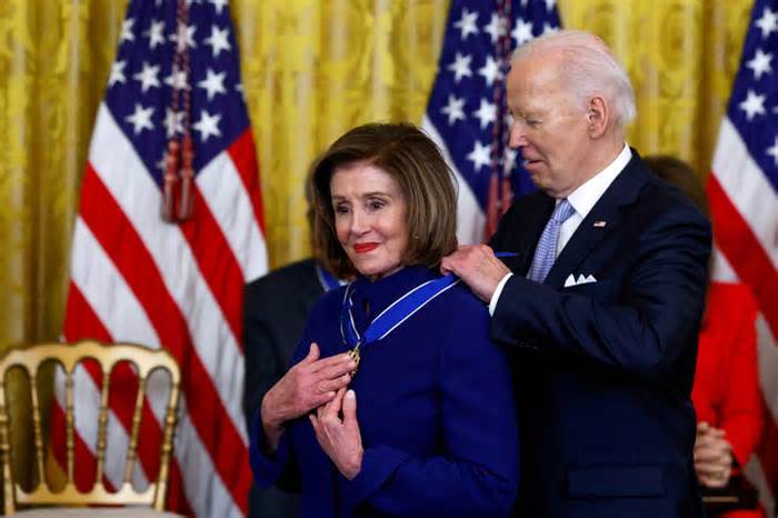 Báo Mỹ: bà Pelosi đứng sau quyết định từ bỏ tranh cử của ông Biden