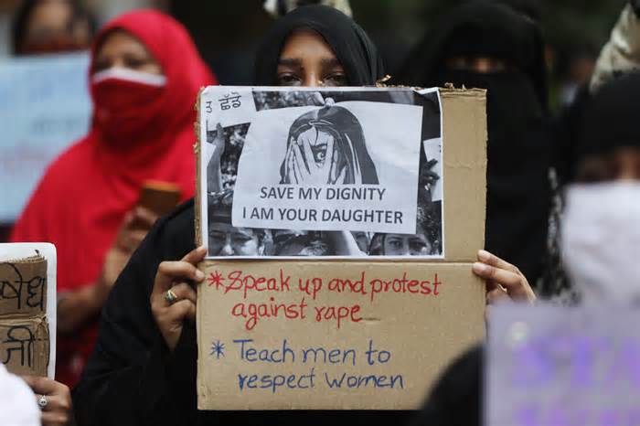 Ấn Độ hủy ân xá 11 tội phạm cưỡng hiếp tập thể