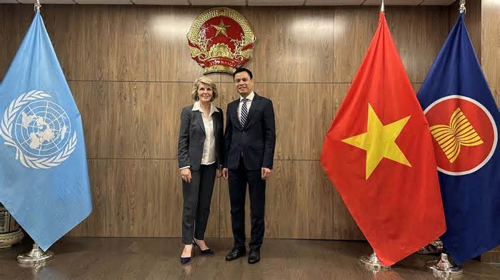 Đại sứ Đặng Hoàng Giang tiếp Đặc phái viên của Tổng thư ký Liên hợp quốc về Myanmar