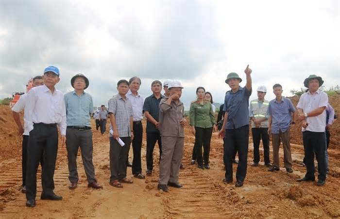 Phấn đấu giải phóng xong mặt bằng tuyến cao tốc ở Đắk Lắk vào cuối năm 2023