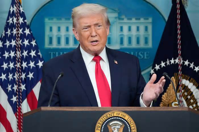 Ông Trump nâng thuế nhập khẩu lên 25% với nhiều hàng hóa Hàn Quốc