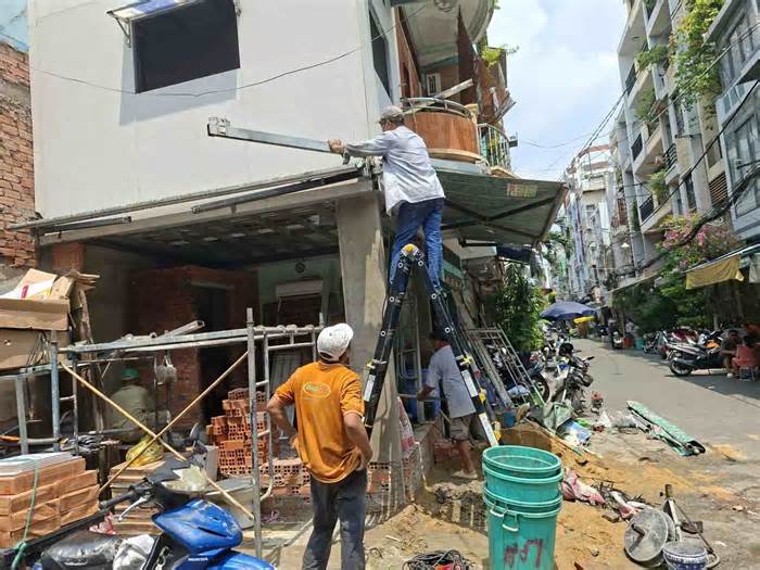 Người dân trung tâm TPHCM tháo dỡ nhà để mở rộng đường gấp 5 lần