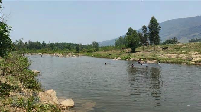 Lâm Đồng: Tìm thấy thi thể học sinh bị đuối nước khi đi câu cá