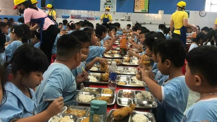 6 trường học ở TPHCM tổ chức lại bữa ăn bán trú từ đầu tuần sau
