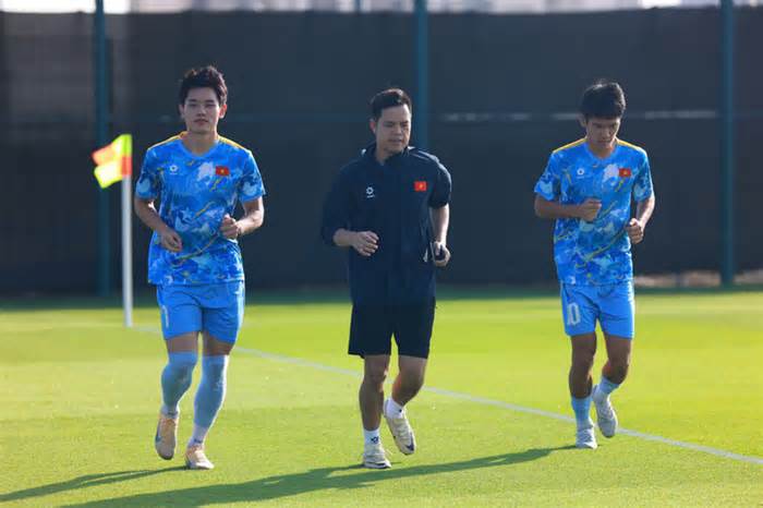 U23 Việt Nam gây lo lắng, khi Đình Bắc và Văn Thuận phải tập riêng