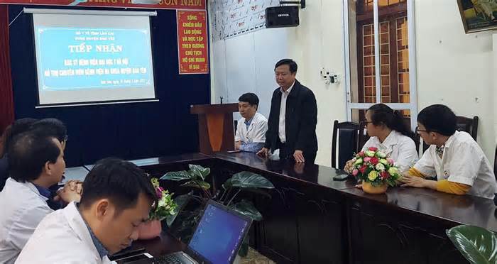 Bác sỹ bệnh viện Đại học Y Hà Nội tình nguyện về công tác tuyến huyện ở Lào Cai
