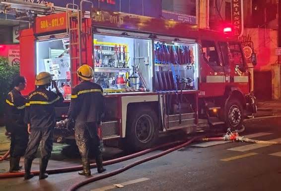 Cháy nhà trong hẻm đường Lê Văn Sỹ, hai người tử vong