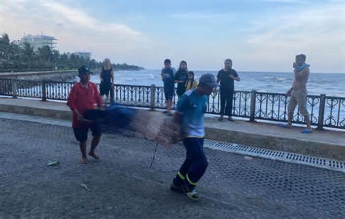 Một du khách ở Tuyên Quang bị đuối nước tại biển Sầm Sơn