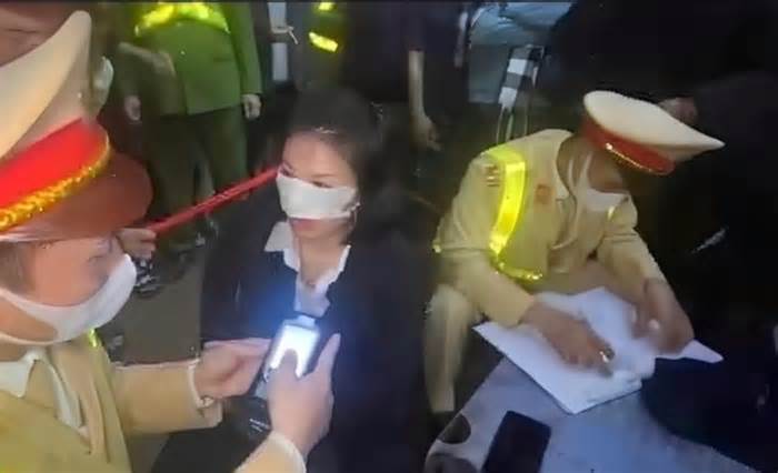 Chính thức: Phạt nữ tài xế có nồng độ cồn gây va chạm giao thông ở Hà Nội 35 triệu đồng