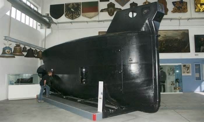 Tàu ngầm cổ nhất còn tồn tại trên thế giới