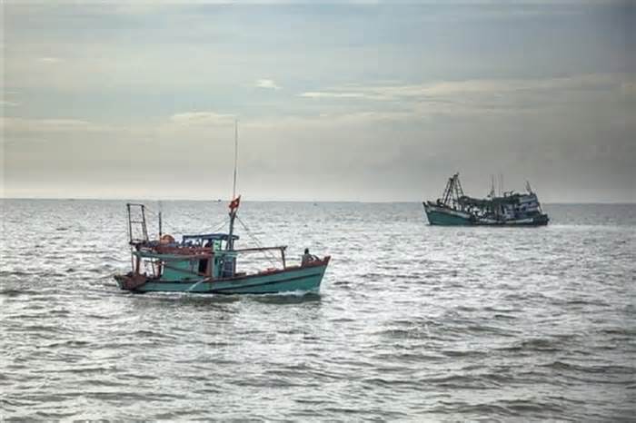 Lái tàu vượt ranh giới đánh bắt trái phép, thuyền trưởng bị phạt 125 triệu đồng