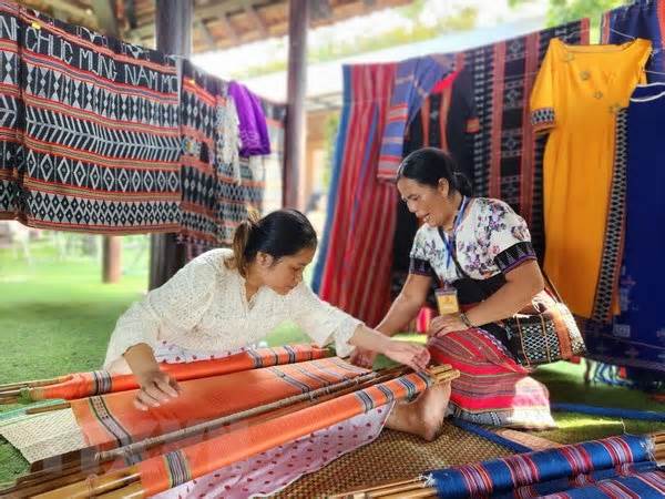Thừa Thiên-Huế: Tôn vinh tinh hoa các làng nghề truyền thống Việt Nam