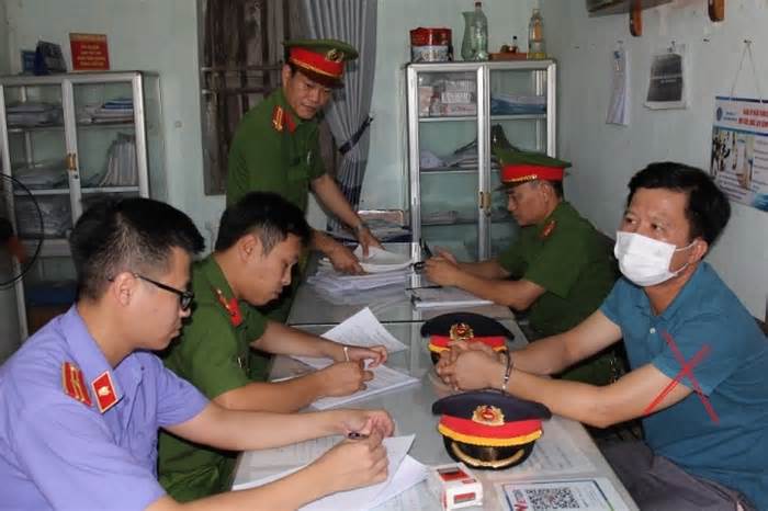 Bắt khẩn cấp nguyên Trạm trưởng trạm y tế ở Hà Nam