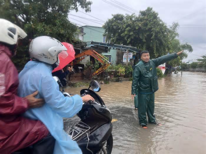 Quảng Nam: Nhiều tuyến giao thông ngập lụt, sạt lở