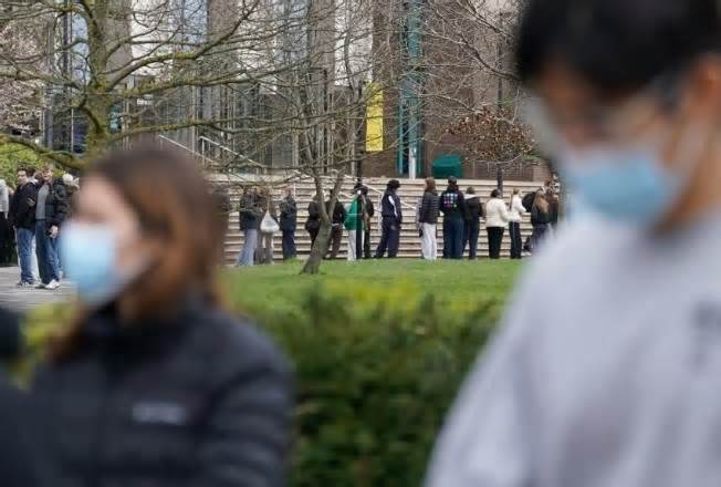 Dịch viêm màng não bùng phát ở trường học Anh, 2 sinh viên tử vong